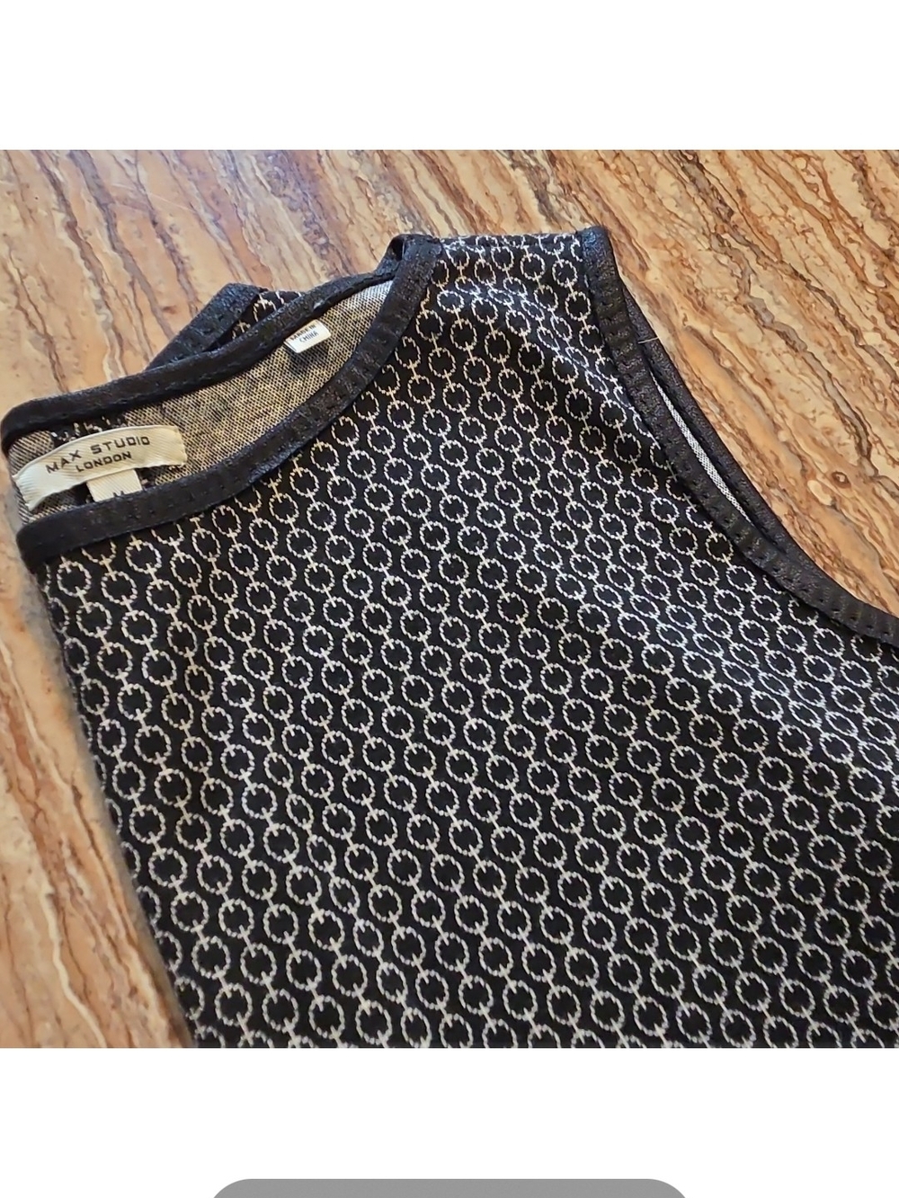 Max Studio Black and White Geometric Sleeveless Top - Picture 7 of 8